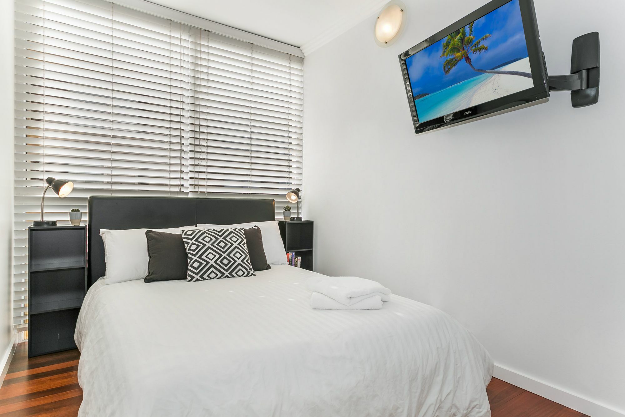 Beachfront On Golden Mile Sydney Exterior photo